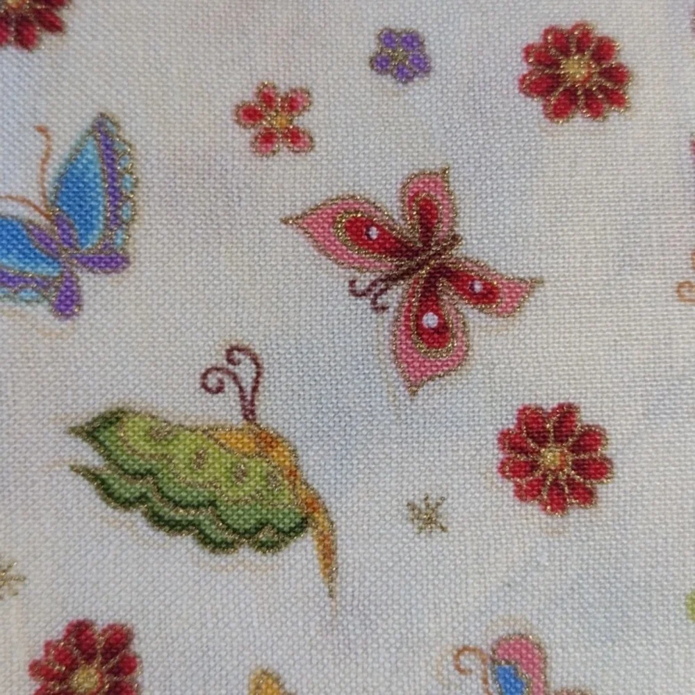 993 Fancy Cats 2 Butterfly Makower UK 100% Cotton Fabric 42